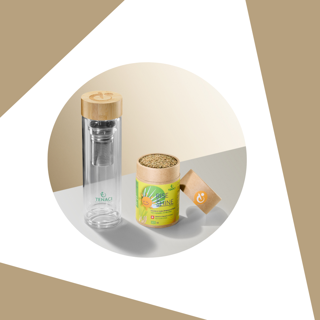 Bottiglia in vetro con infusone per tè